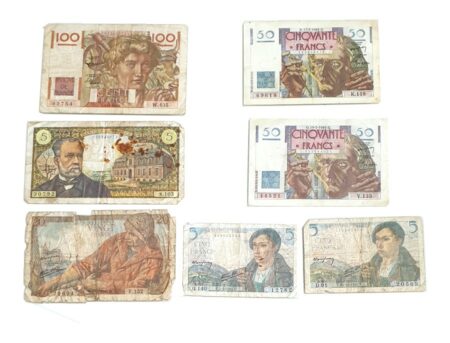 Lot de 7 Billets de Banques France - 1 Billet de 100 Francs 1952 + 2 Billets de 50 Francs 1949 + 1 Billet de 5 Francs 1969 + 1 Billet de 20 Francs 1944 et deux Billet de 5 Francs 1943, 1945
