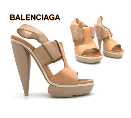 BALENCIAGA - Paire de sandales ouvertes en cuir nude